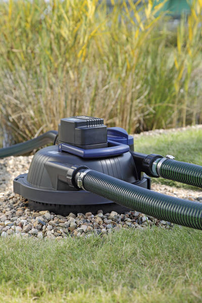 Oase Filtoclear 12000 - Suitable for ponds with fish up to 6,000 litres and for decorative ponds up to 12,000 litres